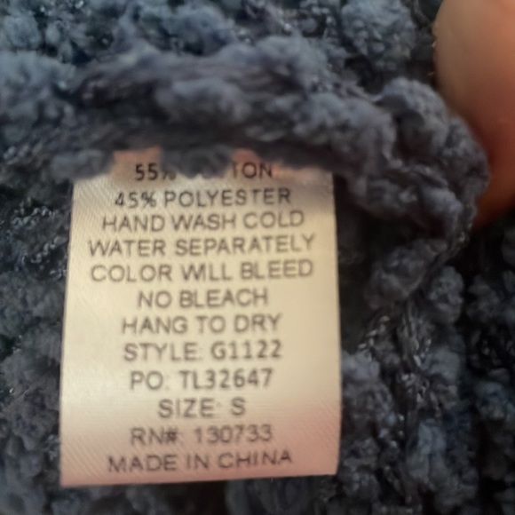 A chunky longline cardigan featuring long sleeves and an oversized fit. Small - Picture 3 of 6